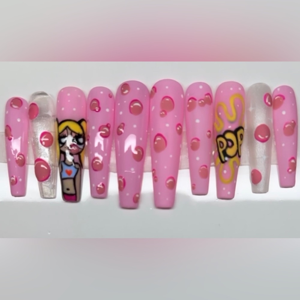 Bubbles press on nails